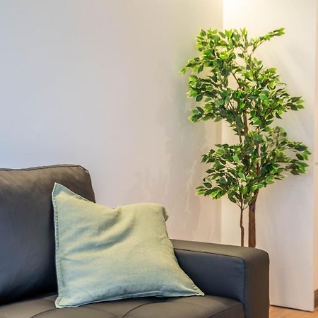 Trindade Bliss: 1Br W/ Free Parking By Lovelystay ปอร์โต ภายนอก รูปภาพ