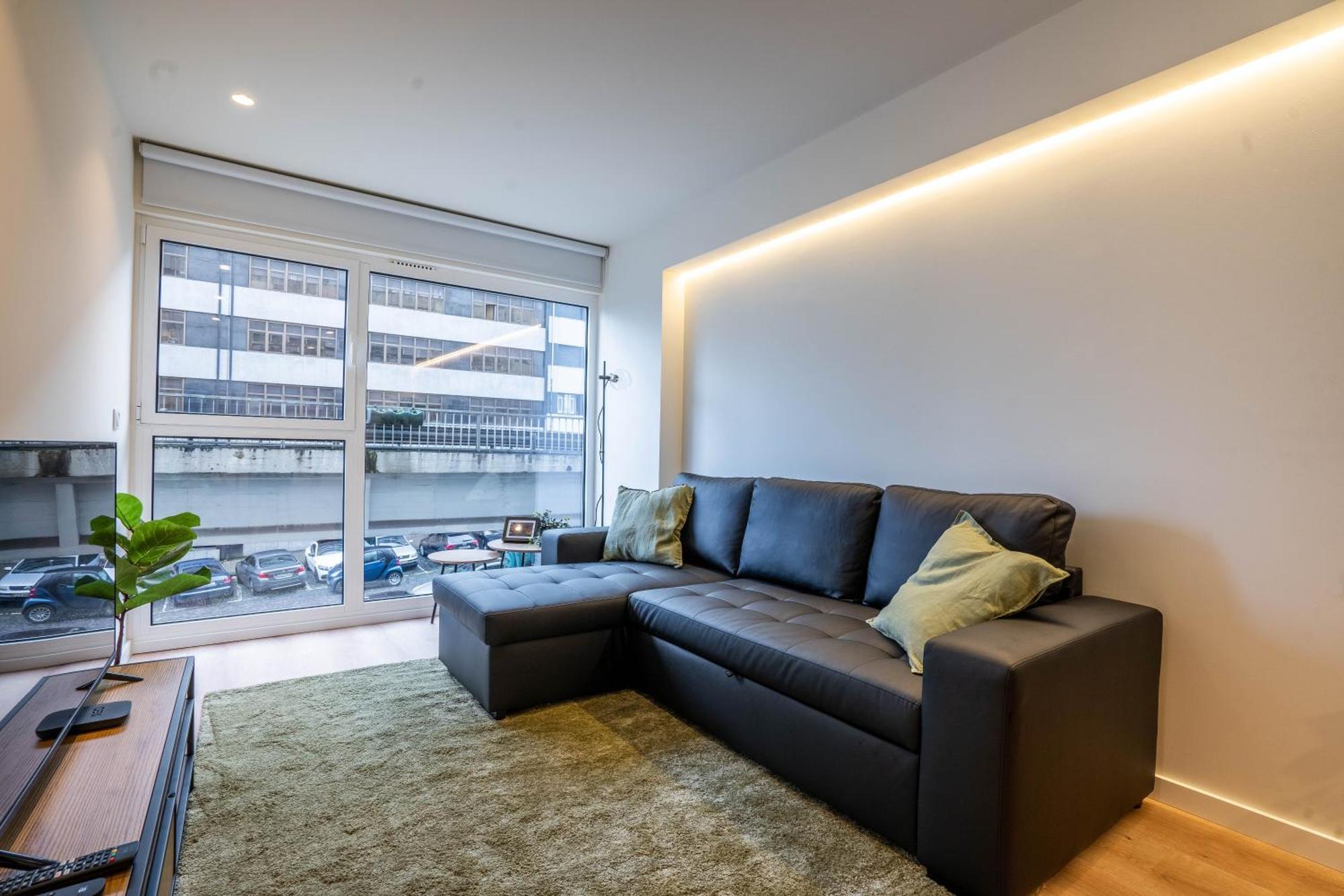 Trindade Bliss: 1Br W/ Free Parking By Lovelystay ปอร์โต ภายนอก รูปภาพ