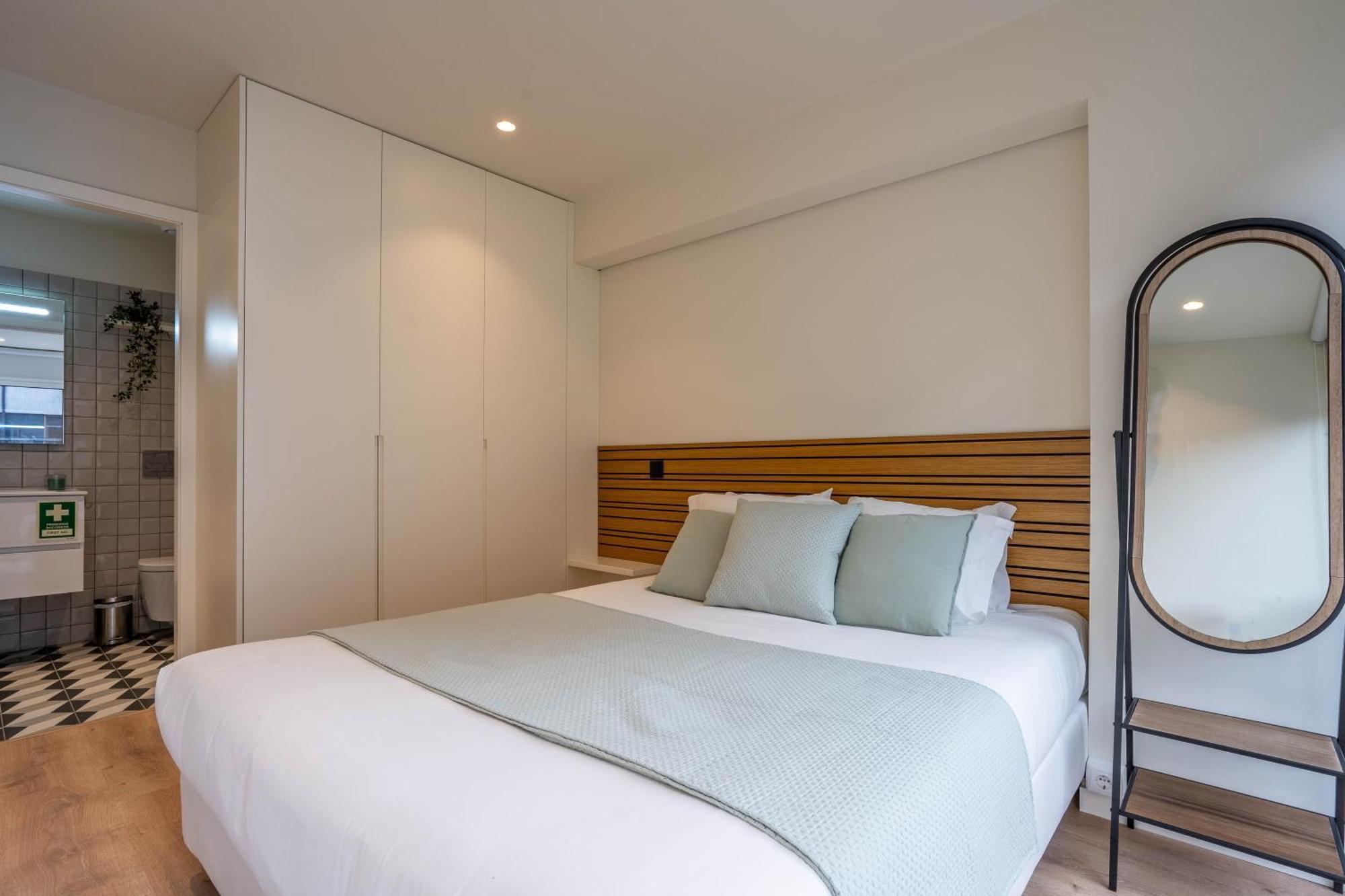 Trindade Bliss: 1Br W/ Free Parking By Lovelystay ปอร์โต ภายนอก รูปภาพ