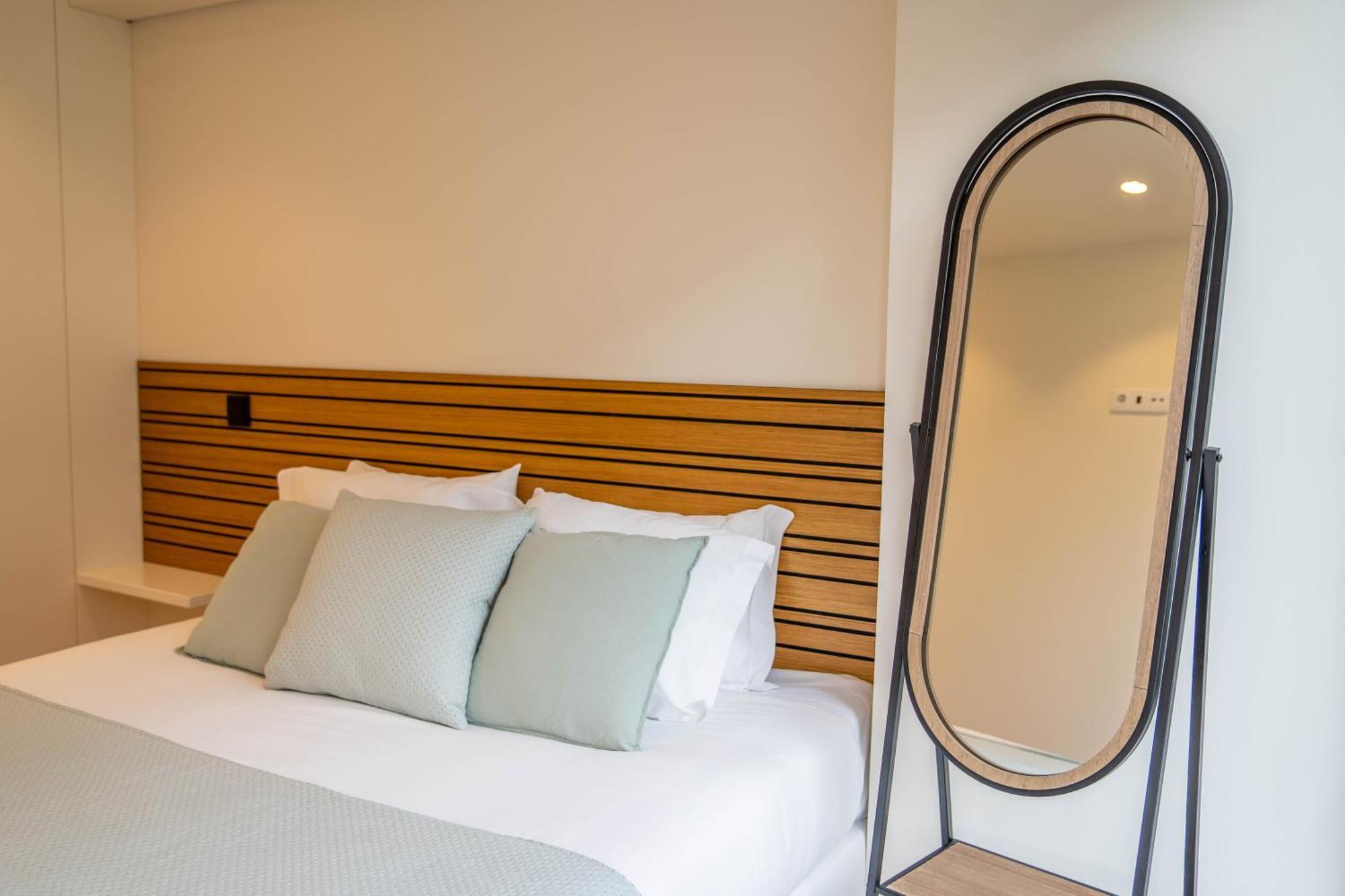 Trindade Bliss: 1Br W/ Free Parking By Lovelystay ปอร์โต ภายนอก รูปภาพ