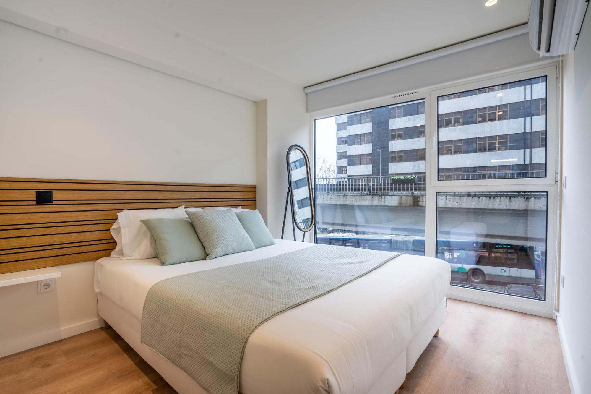 Trindade Bliss: 1Br W/ Free Parking By Lovelystay ปอร์โต ภายนอก รูปภาพ